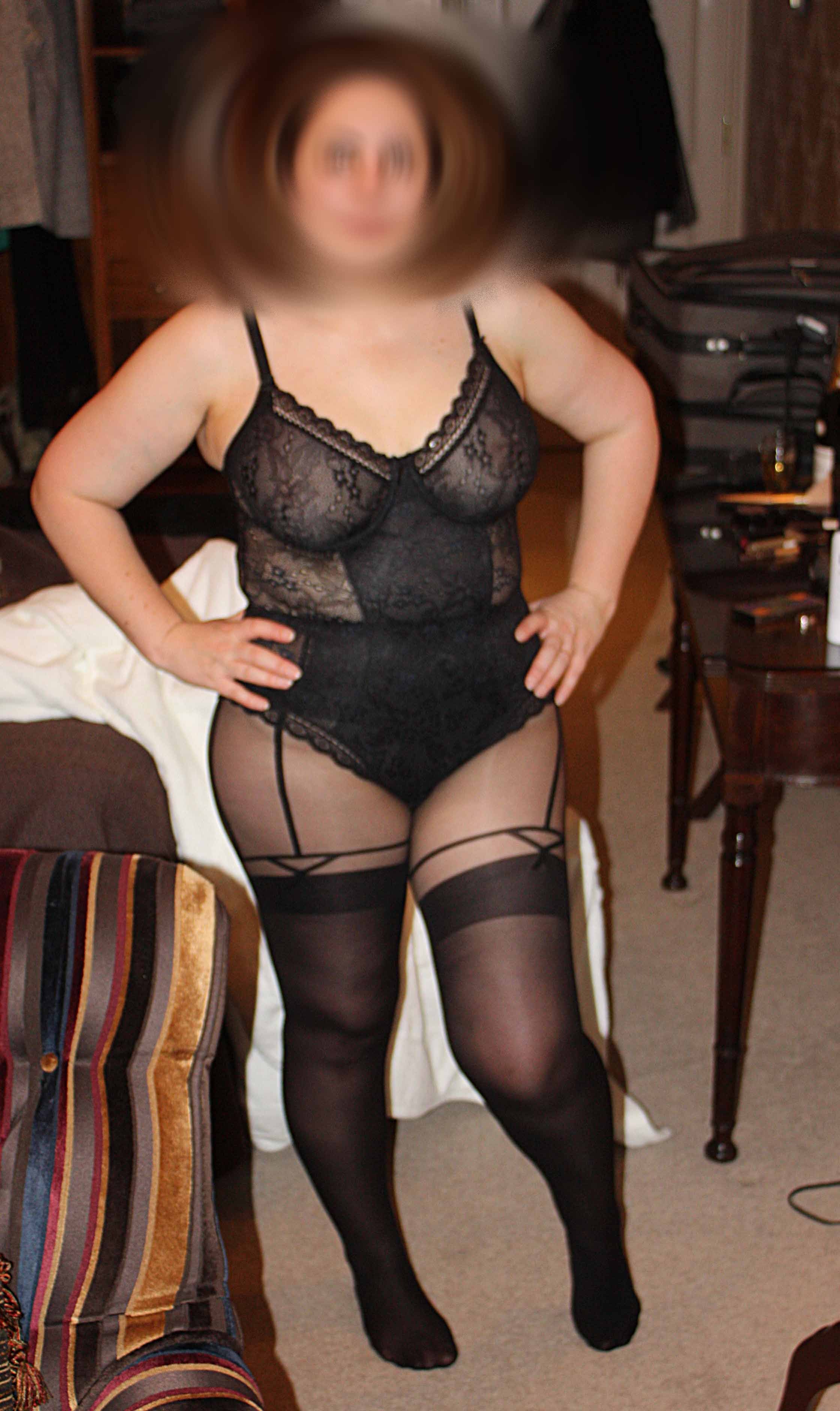 chubby escort lady in lingerie
